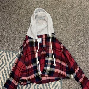 American Eagle Cropped flannel size small